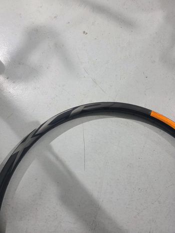 Used Giant 29-inch Carbon XRC0 2022 bike — image 3 of 6