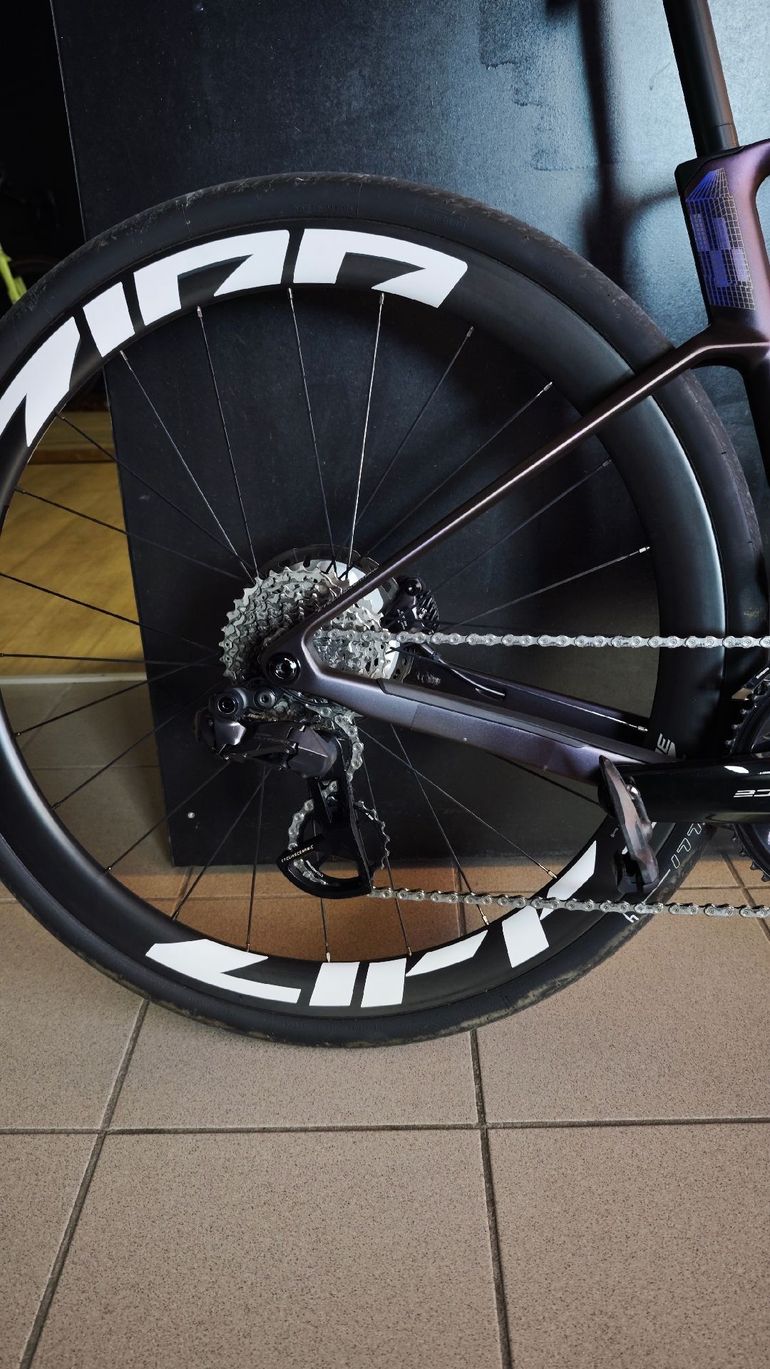Used Zipp 303 S Carbon Tubeless Disc Brake Wheelset 2025 bike — image 3 of 4