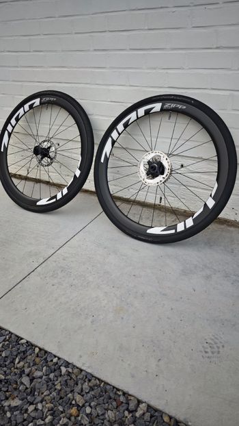 Used Zipp 303 S Carbon Tubeless Disc Brake Wheelset 2025 bike