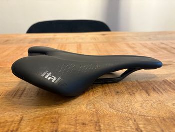 Used Selle Italia SLR Boost kit carbonio 2025 bike — image 3 of 5