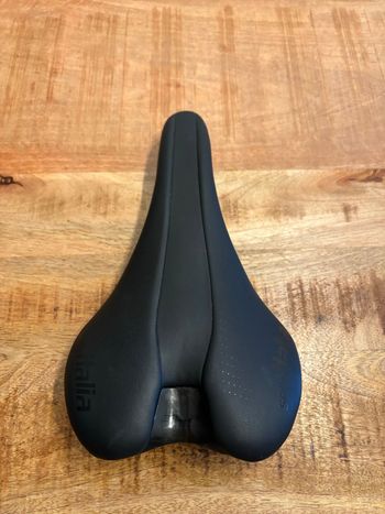 Used Selle Italia SLR Boost kit carbonio 2025 bike — image 2 of 5