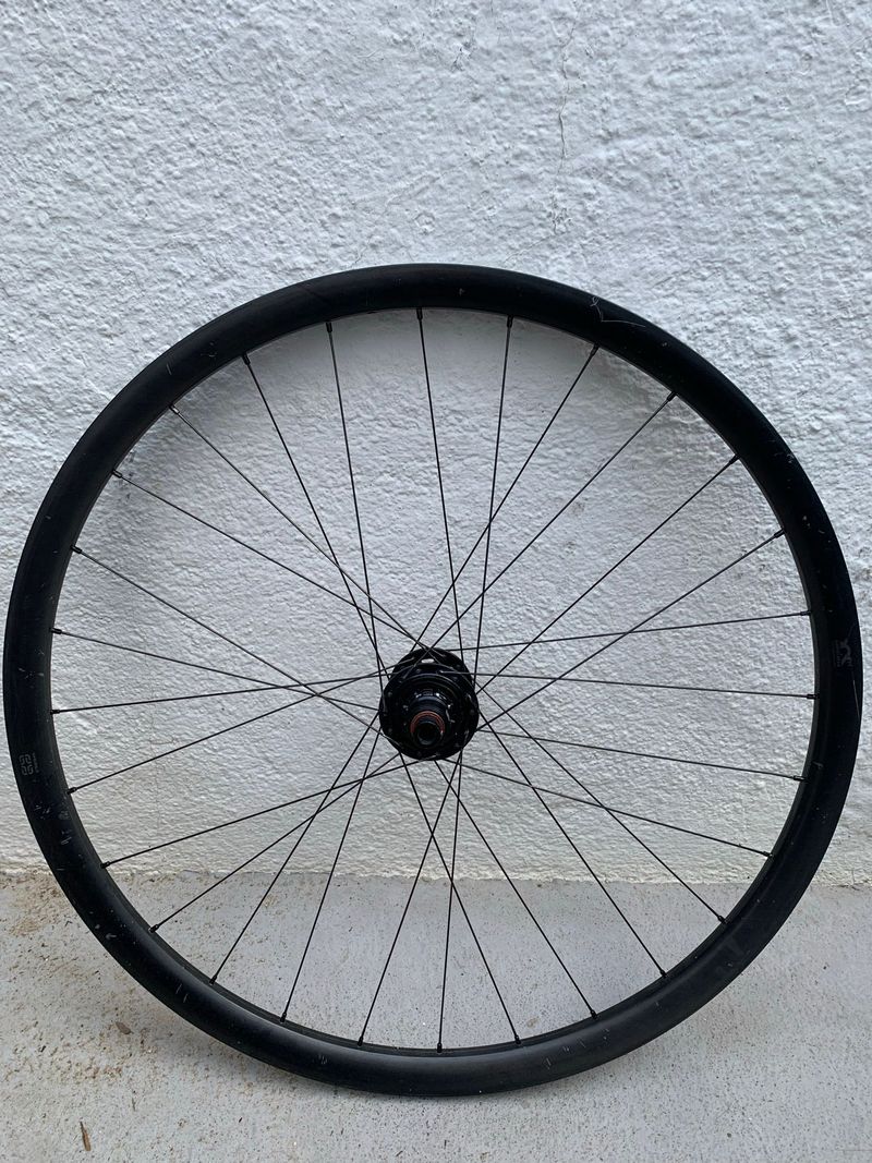 E*Thirteen XCX CARBON 29 2024 bike d'occasion — image 1 sur 10