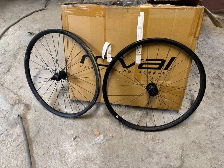 Used Roval 29" Carbon Wheels for E-bike bike — image 2 of 2