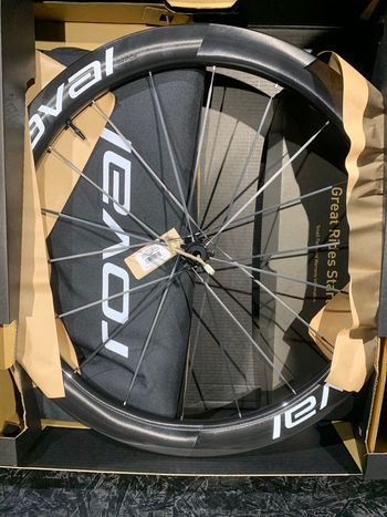 Used Roval Rapide CLX III - Carbon Spokes 2026 bike — image 2 of 5
