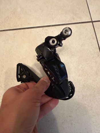 Used Shimano 105 Di2 R7170 12-speed Groupset 2026 bike — image 3 of 15