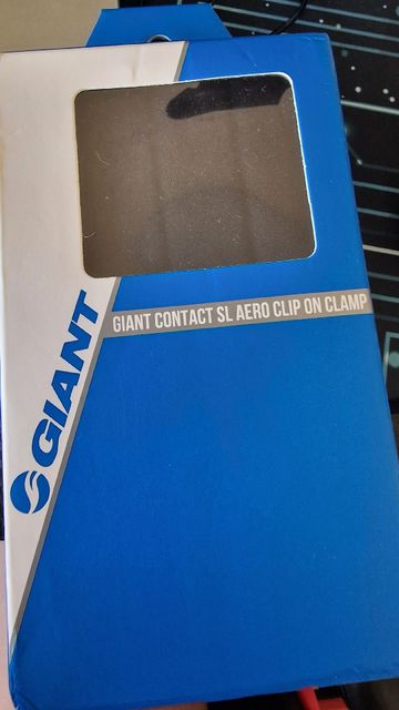 Used Giant Contact SLRAero Clip-On Clam 2023 Cockpit