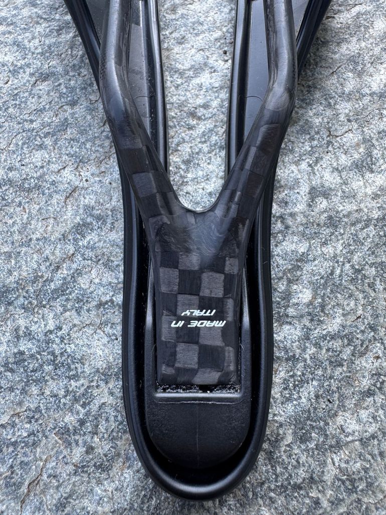 Used Selle Italia SLR Boost Kit Carbonio Superflow 2025 bike — image 4 of 8