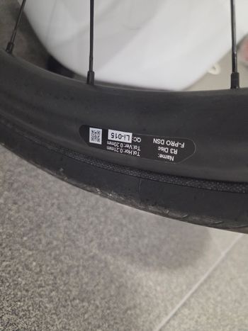Used Novatec R3 Disc CL-Pro Wheelset 2025 bike — image 2 of 8