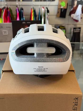 Used Fizik Kyros Helmet Bianco 2026 bike — image 4 of 5