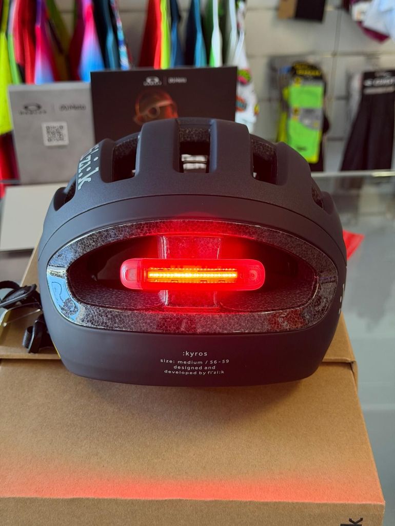 Used Fizik Kyros Helmet with Light 2026 bike — image 5 of 5