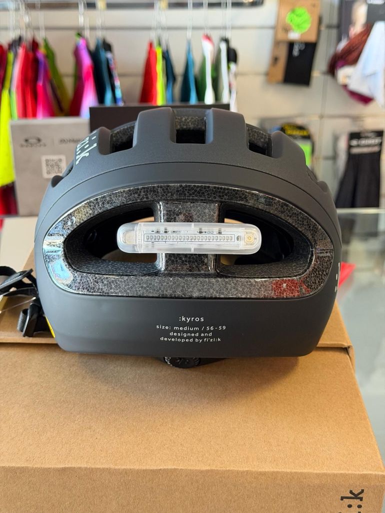 Used Fizik Kyros Helmet with Light 2026 bike — image 4 of 5