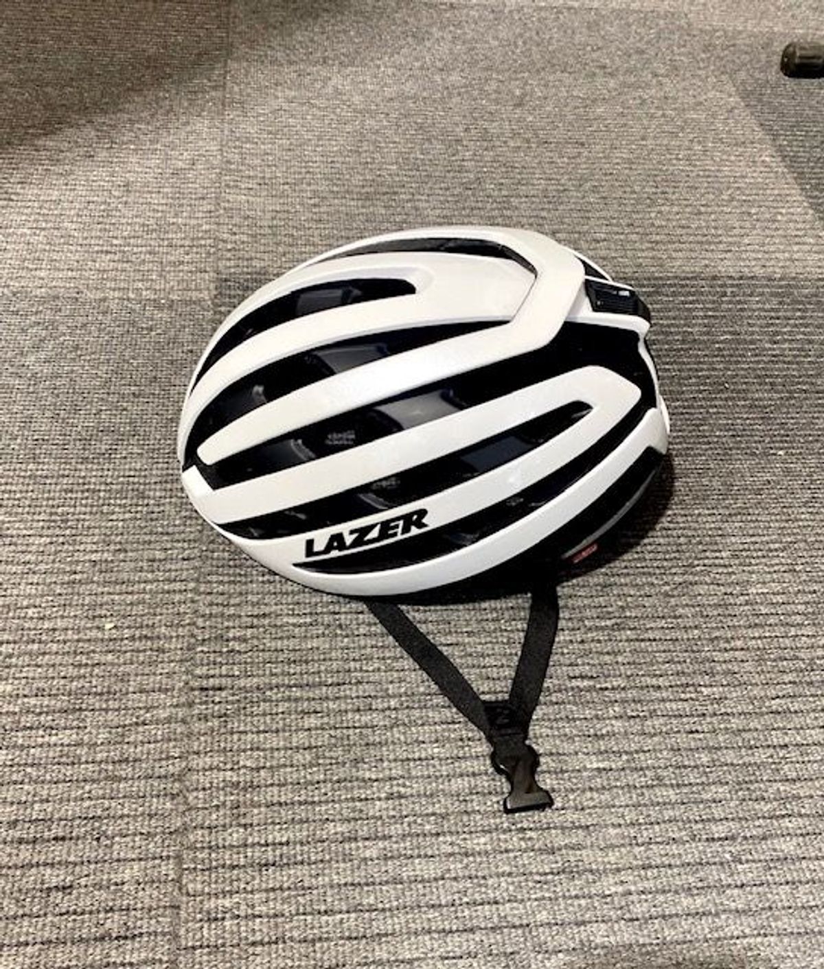 helmet lazer z1 KinetiCore road bike white The Lazer Z1 KinetiCore Helmet is a lightweight and high Lazer Z1 Kineticore Helmet -