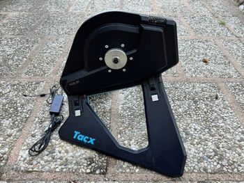 Used Tacx NEO 2T Smart Trainer 2024 bike — image 2 of 2