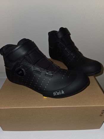 Used Fizik Artica gtx 2025 bike — image 5 of 9