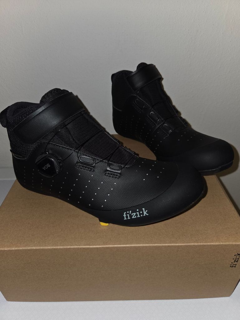 Used Fizik Artica gtx 2025 bike — image 5 of 9