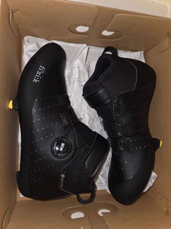 Used Fizik Artica gtx 2025 bike — image 4 of 9