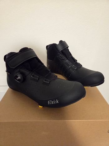Used Fizik Artica gtx 2025 bike — image 2 of 9