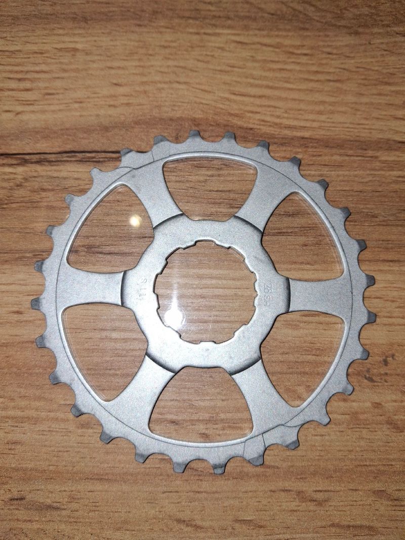 Used Miche Corona 11v 28 dientes Drivetrain & Pedals