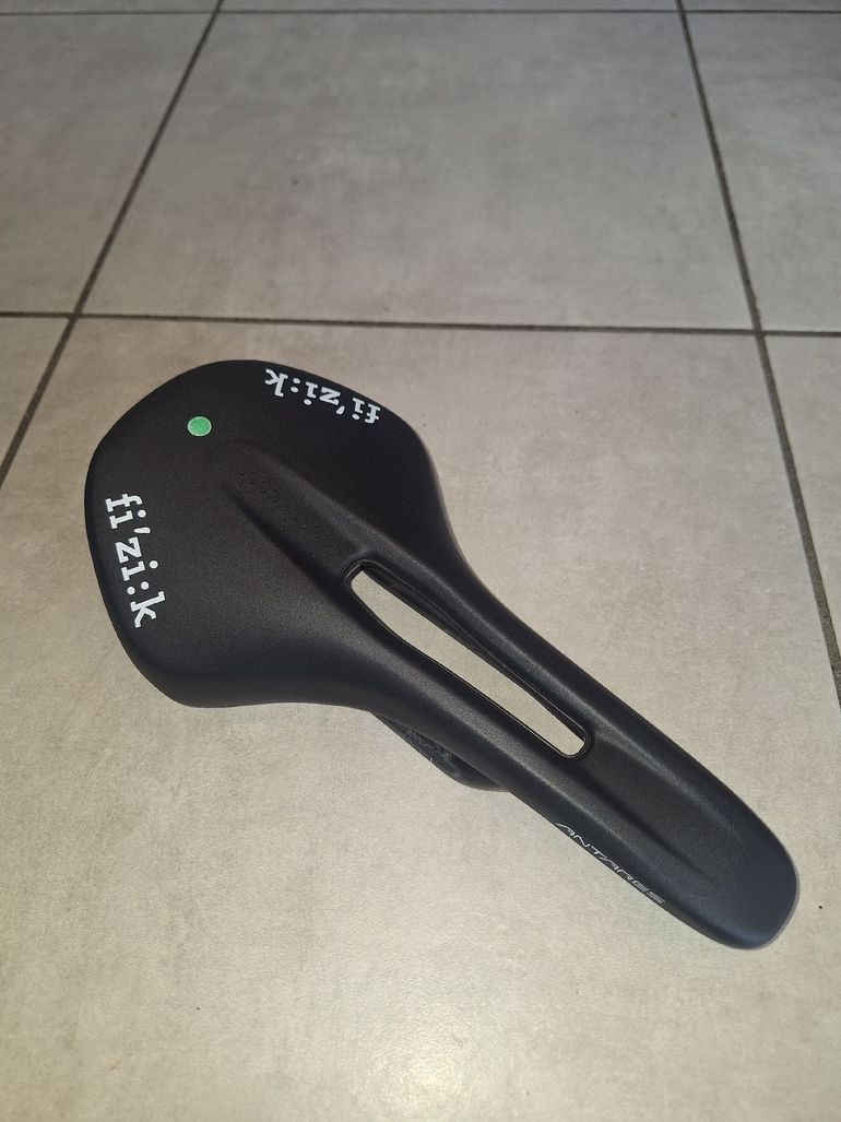 Used Fizik Vento Antares R1 Saddle 2025 bike — image 1 of 2
