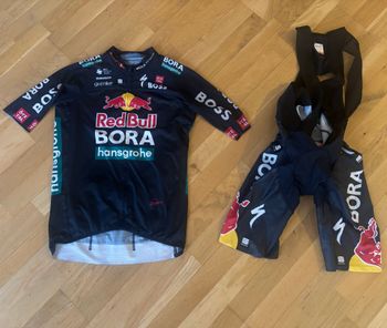 Used Specialized Red Bull BORA Hansgrohe Race Jersey 2025 bike