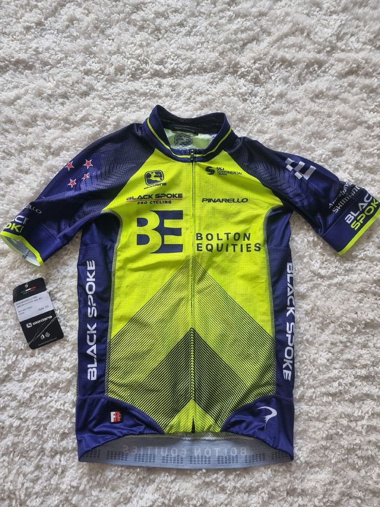 Used Giordana Team Cycling Jersey bike — image 1 of 4