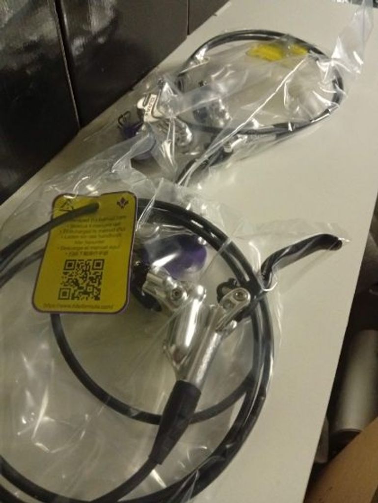 Used Formula Cura 4 4-Piston Disc Brake bike — image 4 of 7
