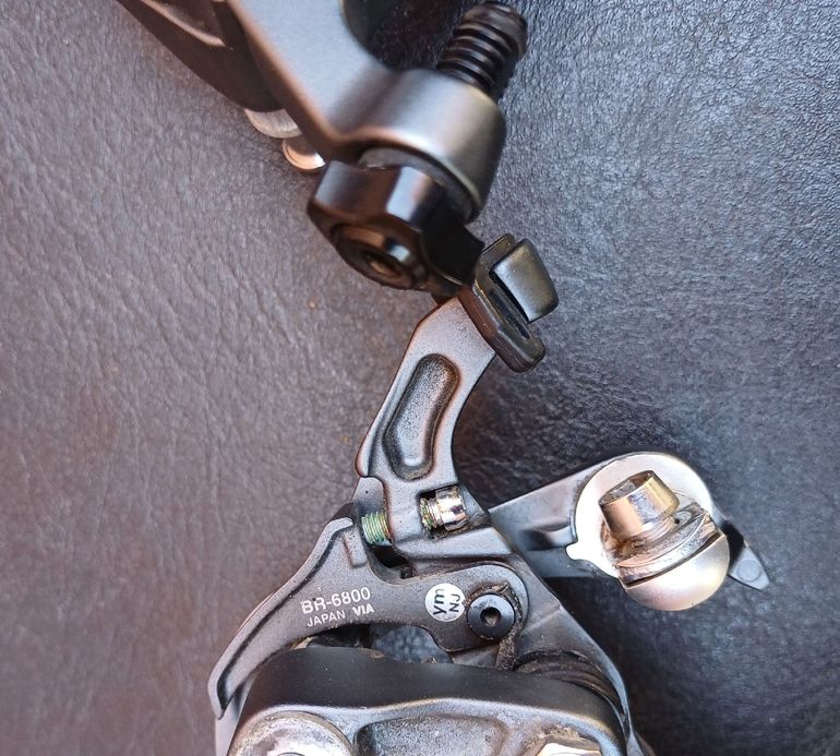 Used Shimano Ultegra BR-6800 Front and Rear Brakes bike — image 7 of 8