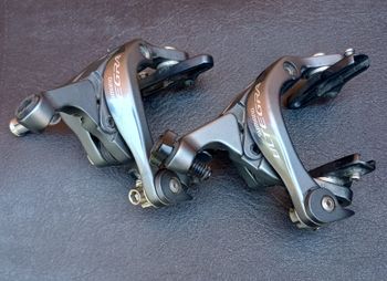 Used Shimano Ultegra BR-6800 Front and Rear Brakes bike — image 4 of 8