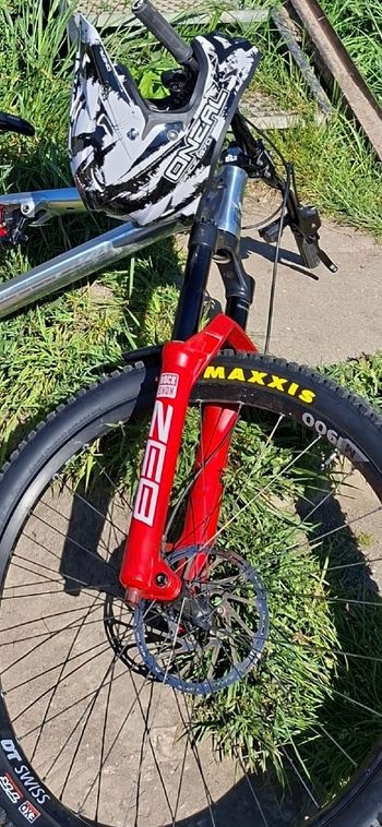 Used RockShox ZEB Ultimate Charger 3.1 RC2 29" 170mm 15x110mm 44mm Offset 2023 bike — image 2 of 2