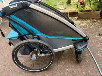 Used Thule Chariot Cross 2 bike
