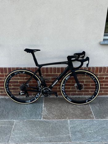 Used Trek Madone SLR Gen 8 Frameset 2025 bike — image 2 of 2
