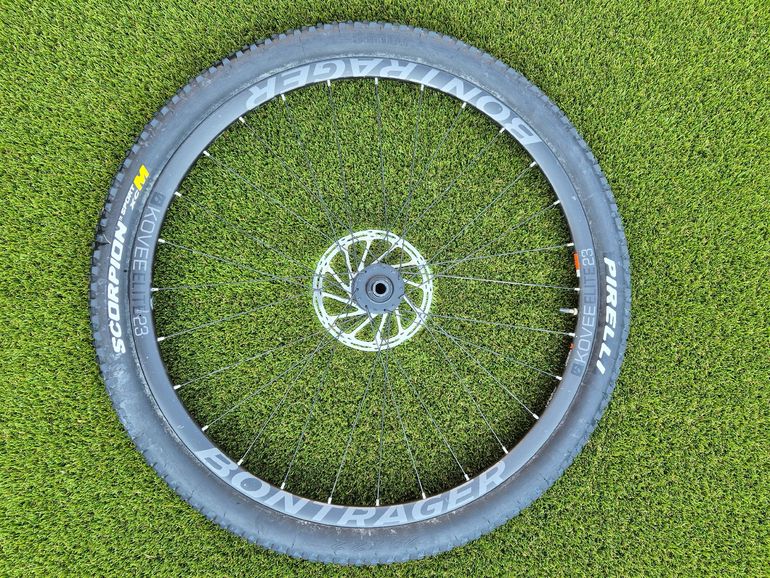 Used Bontrager Kovee 23 Carbon Wheelset bike — image 5 of 5