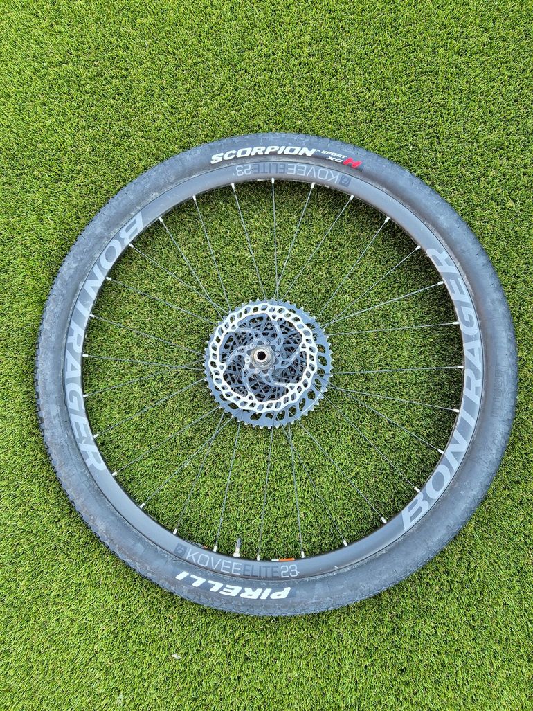 Used Bontrager Kovee 23 Carbon Wheelset bike — image 4 of 5