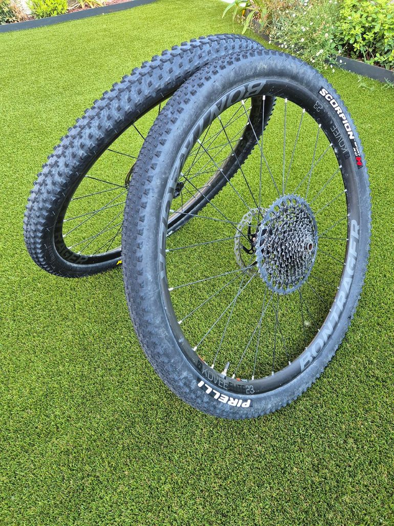 Used Bontrager Kovee 23 Carbon Wheelset bike — image 1 of 5