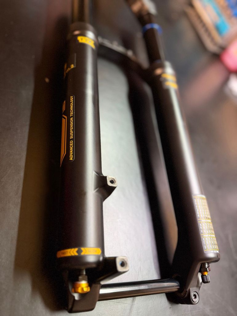 Used Öhlins RXF36 m.2 Air TTX18 29'/44/150 2026 bike — image 6 of 8