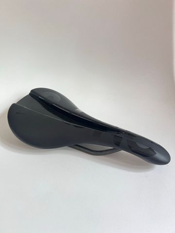 Used Fabric Line Race Team Carbon Sattel Saddles & Seatposts