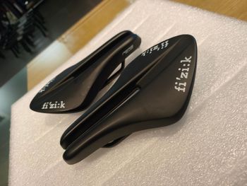 Used Fizik AERIS LONG DISTANCE 2026 bike — image 2 of 9