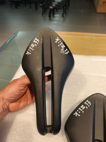 Used Fizik AERIS LONG DISTANCE 2026 bike — image 6 of 9