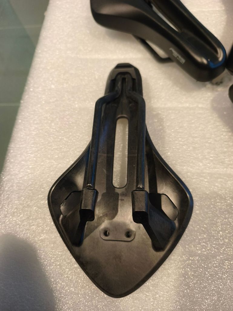 Used Fizik AERIS SHORT DISTANCE 2026 bike — image 4 of 9