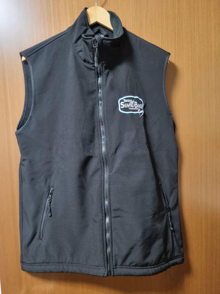 Used no brend Gilet Post Gara Ciclismo 2025 bike — image 1 of 2