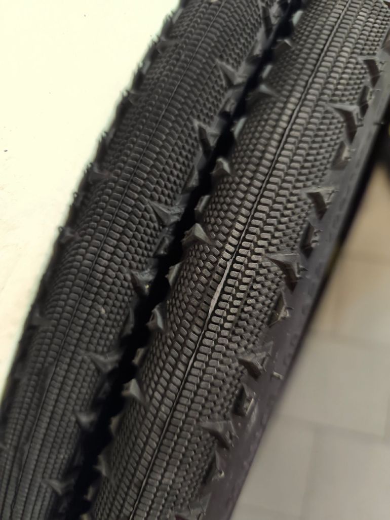 Used BTWIN Trekking Speed Tires 2026 bike — image 3 of 3