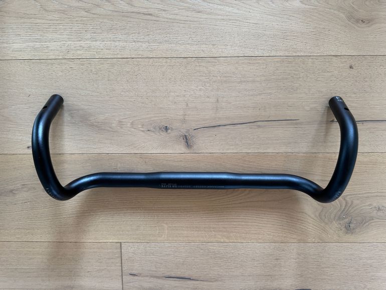 Used Bontrager GR Elite Gravel Handlebar 42 cm 13° Flare Alu 2024 bike — image 7 of 9