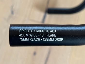 Used Bontrager GR Elite Gravel Handlebar 42 cm 13° Flare Alu 2024 bike — image 2 of 9