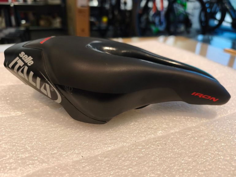 Used Selle Italia IRON EVO SUPERFLOW SD SADDLE 2025 bike — image 2 of 10