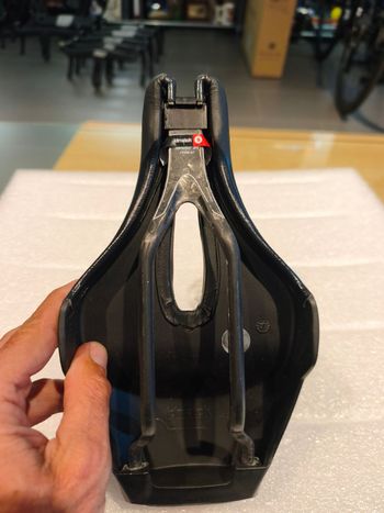 Used Selle Italia IRON EVO SUPERFLOW SD SADDLE 2025 bike — image 7 of 10