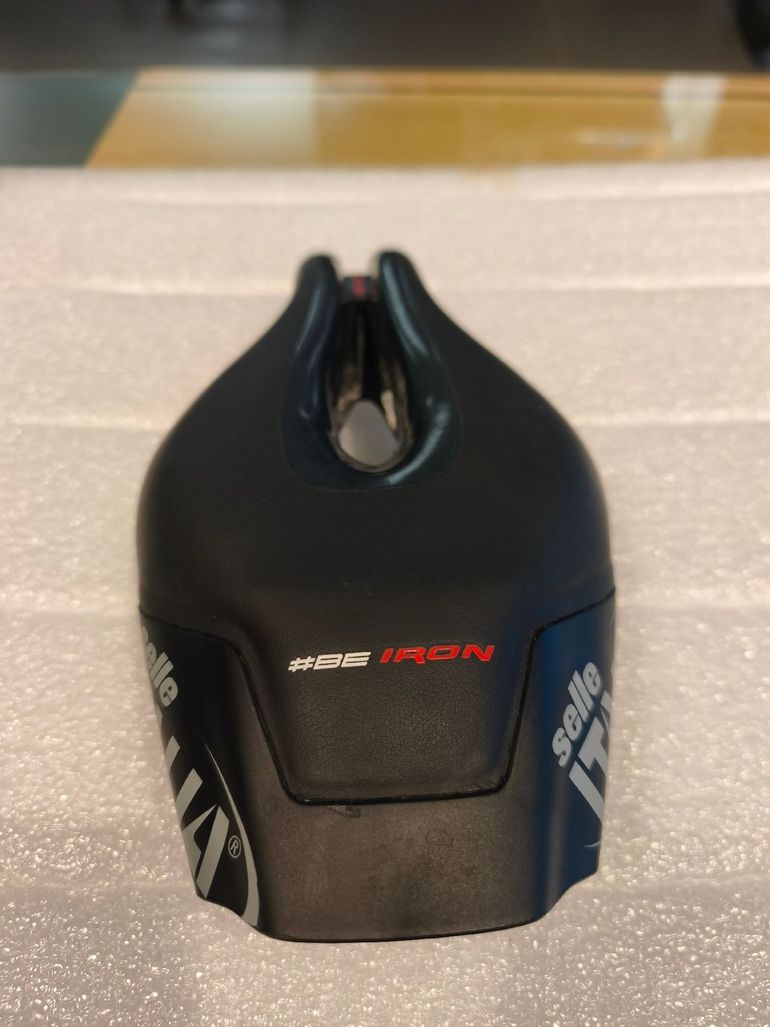 Used Selle Italia IRON EVO SUPERFLOW SD SADDLE 2025 bike — image 4 of 10
