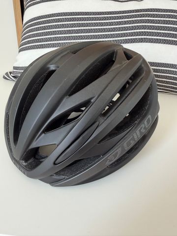 Použité Giro Syntax MIPS Helmet 2024 bike — obrázek 1 z 2