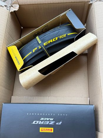 Used Pirelli P ZERO™ Road TLR 2026 bike — image 2 of 2