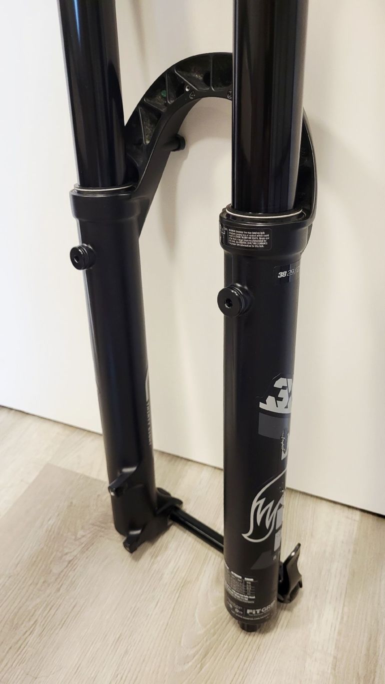 Used Fox 38 Float 160mm 2025 bike — image 8 of 12