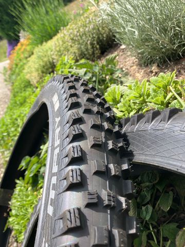 Brugt Schwalbe Mantel Schlauch Set 2024 bike — billede 2 af 4